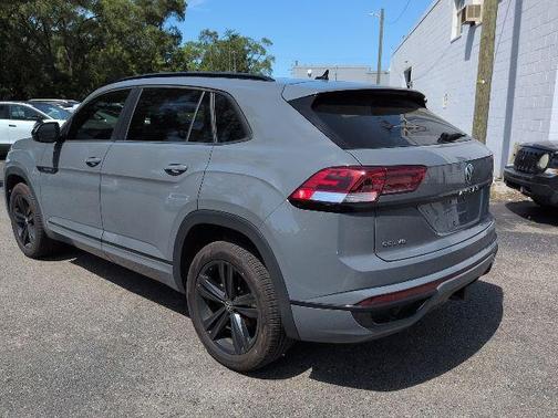 Pure Gray 2023 Volkswagen Atlas Cross Sport 3.6 V6 SEL R-Line Black