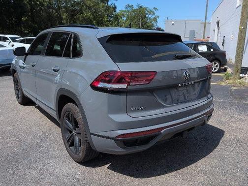 Pure Gray 2023 Volkswagen Atlas Cross Sport 3.6 V6 SEL R-Line Black