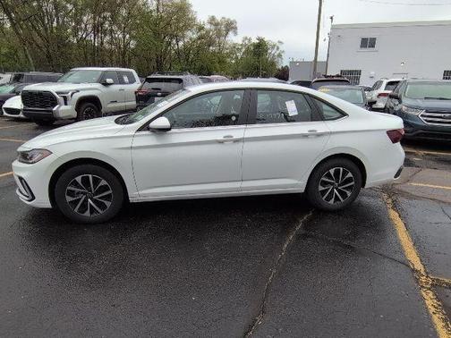 Pure White 2025 Volkswagen Jetta 1.5T S