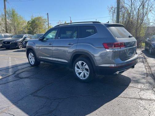 Platinum Gray Metallic 2023 Volkswagen Atlas 3.6L SE w/Technology