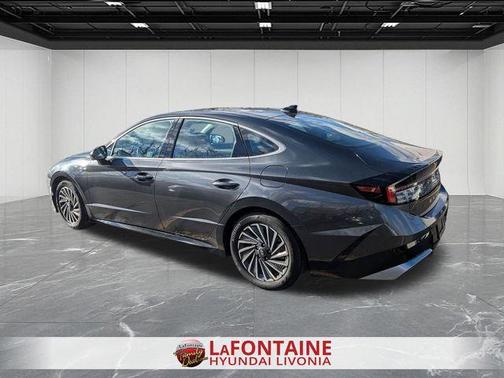 2024 Hyundai SONATA Hybrid Limited