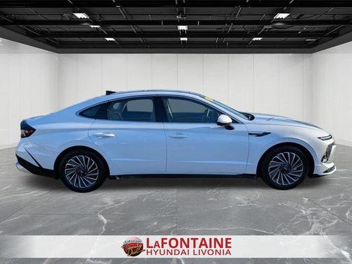 2025 Hyundai SONATA Hybrid Limited