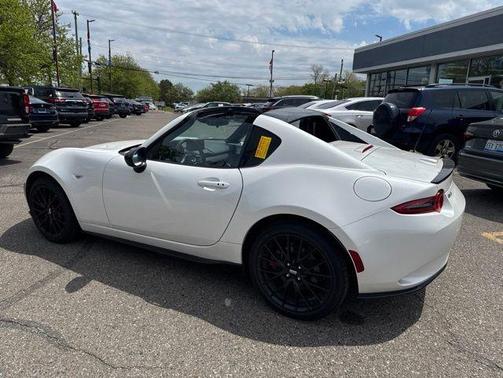 Snowflake White Pearl 2025 Mazda MX-5 Miata RF Club