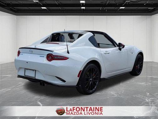 Snowflake White Pearl 2025 Mazda MX-5 Miata RF Club