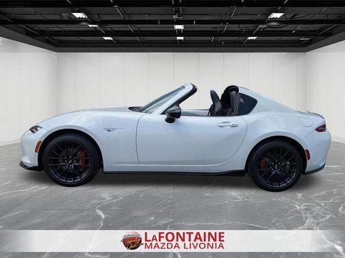 Snowflake White Pearl 2025 Mazda MX-5 Miata RF Club