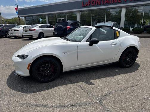 Snowflake White Pearl 2025 Mazda MX-5 Miata RF Club