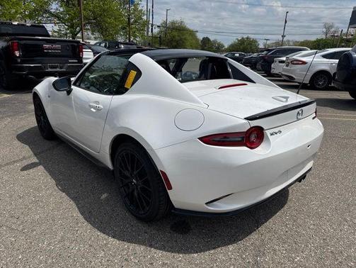 Snowflake White Pearl 2025 Mazda MX-5 Miata RF Club