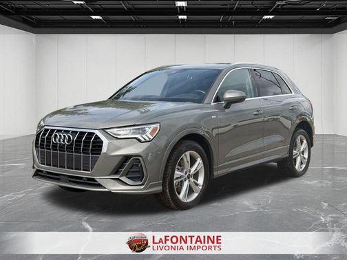 Chronos Gray Metallic 2023 Audi Q3 45 S line Premium