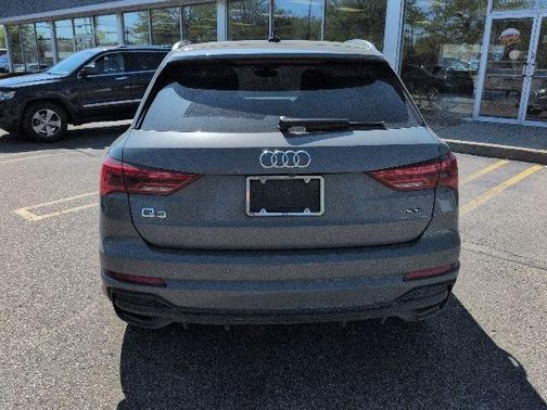 Chronos Gray Metallic 2023 Audi Q3 45 S line Premium