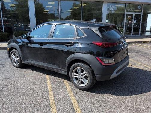 Black 2023 Hyundai KONA SE
