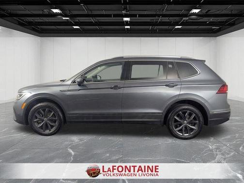Platinum Gray Metallic 2023 Volkswagen Tiguan 2.0T SE