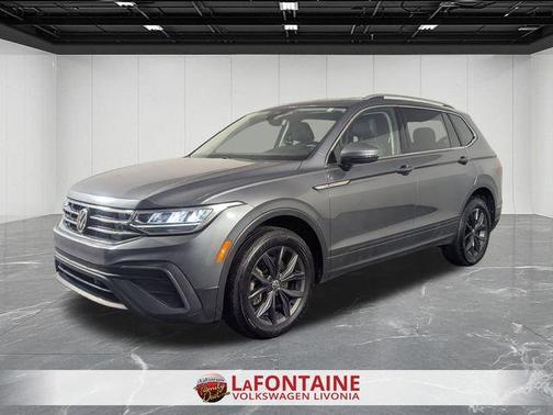 Platinum Gray Metallic 2023 Volkswagen Tiguan 2.0T SE