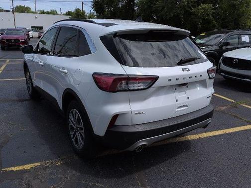 Oxford White 2021 Ford Escape SEL