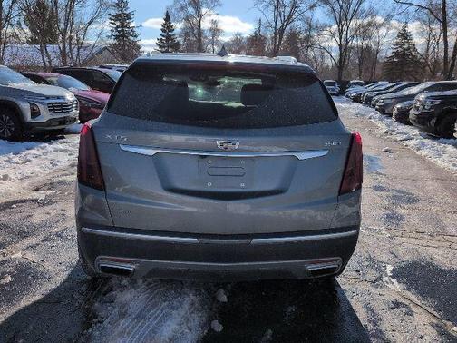 2022 Cadillac XT5 Premium Luxury