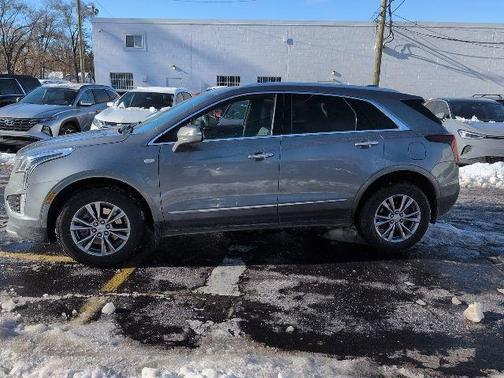 2022 Cadillac XT5 Premium Luxury