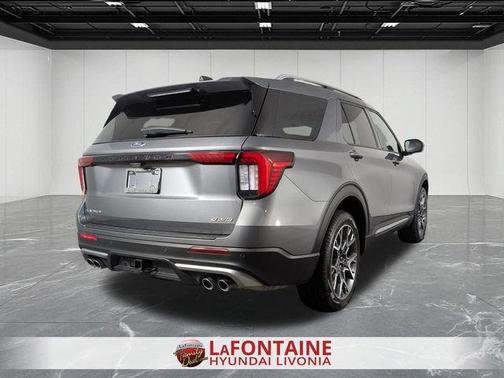 2025 Ford Explorer Platinum