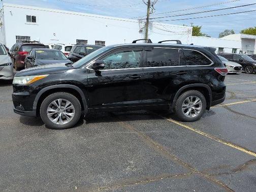 Attitude Black Metallic 2014 Toyota Highlander XLE