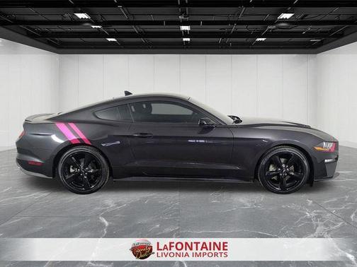 2022 Ford Mustang EcoBoost