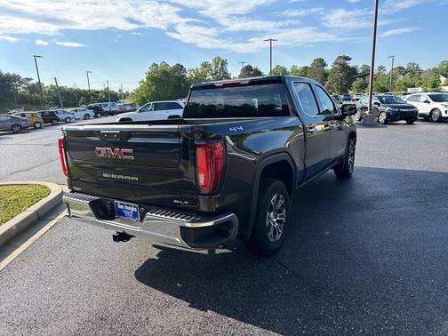 Onyx Black 2025 GMC Sierra 1500 4WD Crew Cab 147" SLT