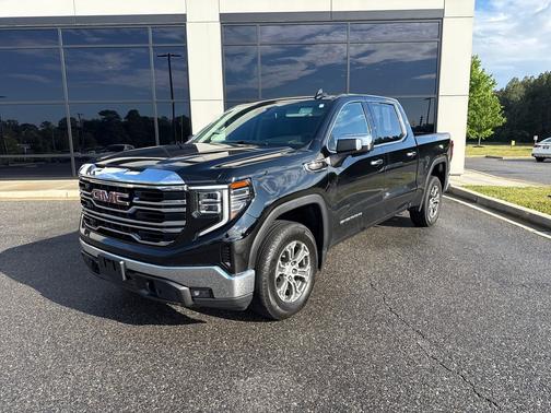 Onyx Black 2025 GMC Sierra 1500 4WD Crew Cab 147" SLT