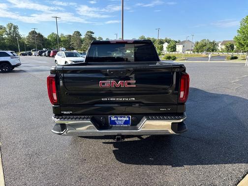 Onyx Black 2025 GMC Sierra 1500 4WD Crew Cab 147" SLT