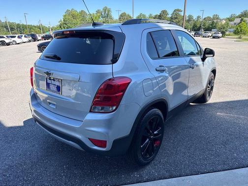Silver Ice Metallic 2020 Chevrolet Trax FWD 4dr LT