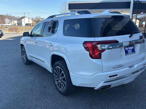 2020 GMC Acadia Denali
