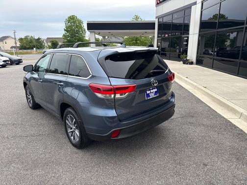 Shoreline Blue Pearl 2018 Toyota Highlander XLE V6 AWD (Natl)