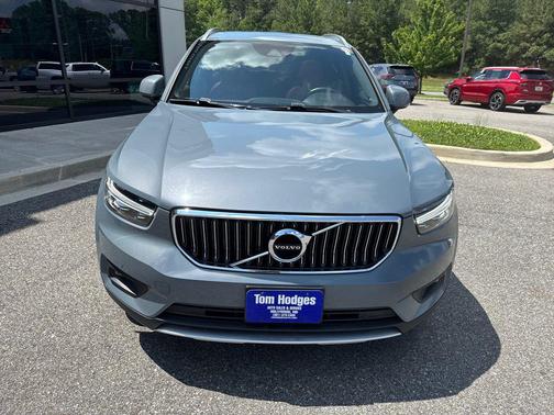 Pebble Grey Metallic 2020 Volvo XC40 T4 FWD Inscription