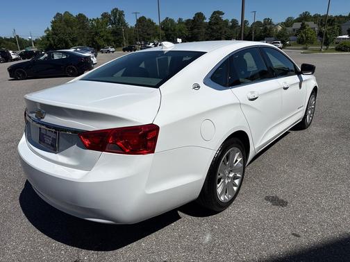 Summit White 2019 Chevrolet Impala 4dr Sdn LS w/1FL