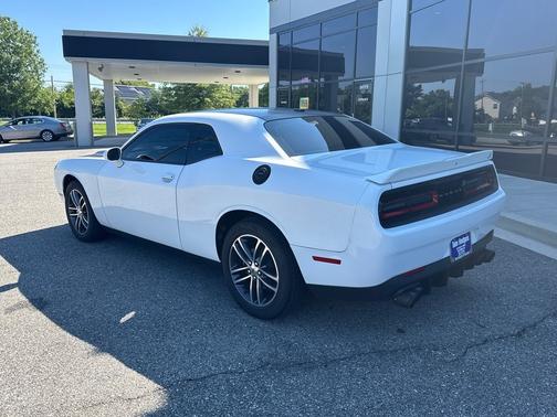 White Knuckle Clearcoat 2019 Dodge Challenger SXT AWD