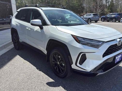 Wind Chill Pearl 2024 Toyota RAV4 Hybrid SE AWD (Natl)
