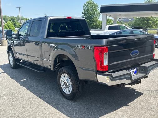 Magnetic Metallic 2019 Ford F-250 XLT 4WD Crew Cab 6.75' Box