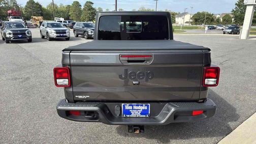 2022 Jeep Gladiator Sport
