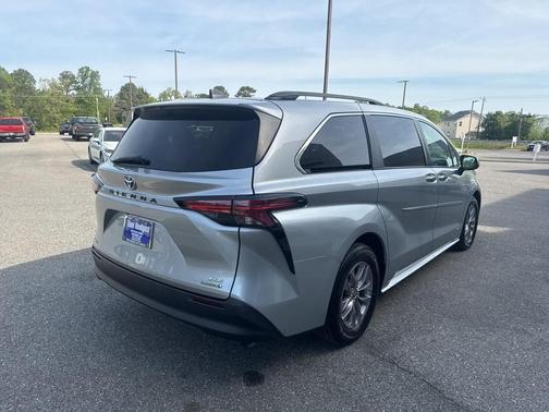 2021 Toyota Sienna XLE