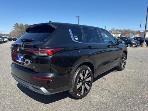 2025 Mitsubishi Outlander SE