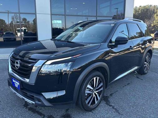 Obsidian Green Pearl/Super Black 2023 Nissan Pathfinder Platinum 4WD