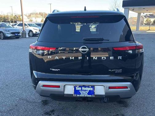 Obsidian Green Pearl/Super Black 2023 Nissan Pathfinder Platinum 4WD