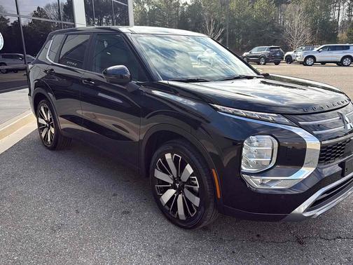 2026 Mitsubishi Outlander SE S-AWC