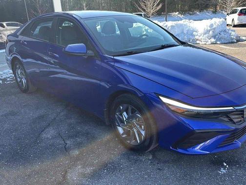 2024 Hyundai ELANTRA SEL