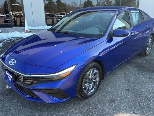 2024 Hyundai ELANTRA SEL