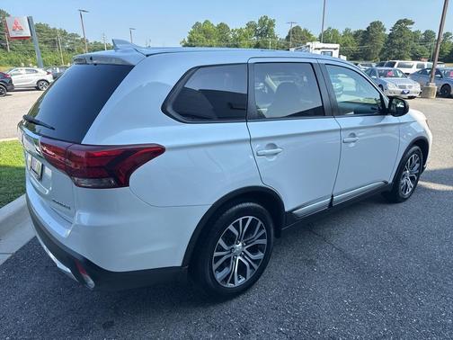 2018 Mitsubishi Outlander ES