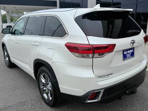 Blizzard Pearl 2019 Toyota Highlander Limited Platinum V6 AWD (Natl)