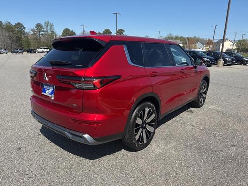 2025 Mitsubishi Outlander SE
