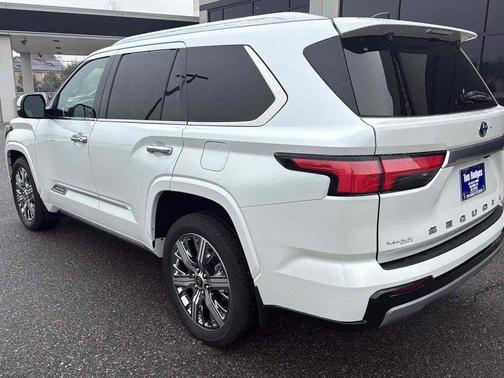 2023 Toyota Sequoia Capstone