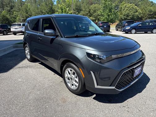 Gravity Gray 2025 Kia Soul LX FWD