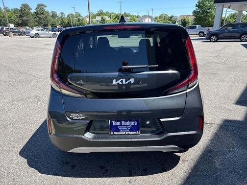 Gravity Gray 2025 Kia Soul LX FWD
