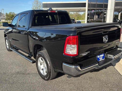 Diamond Black Crystal Pearlcoat 2024 RAM 1500 Big Horn 4x4 Crew Cab 5'7" Box