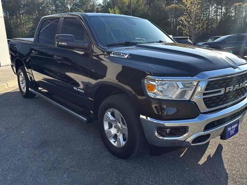 Diamond Black Crystal Pearlcoat 2024 RAM 1500 Big Horn 4x4 Crew Cab 5'7" Box