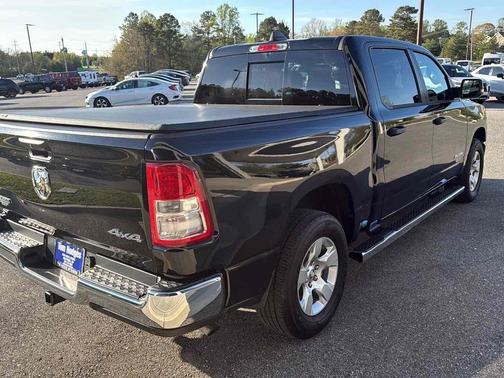 Diamond Black Crystal Pearlcoat 2024 RAM 1500 Big Horn 4x4 Crew Cab 5'7" Box